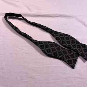 Ferrell Reed 2.75" Black Geometric Pattern Silk Bow Tie Pre Tied Adjustable